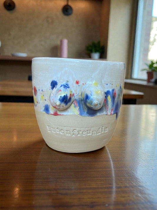 Busenfreundin Becher